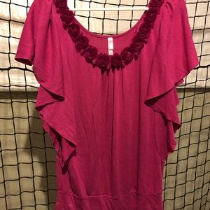 Xhilaration magenta top